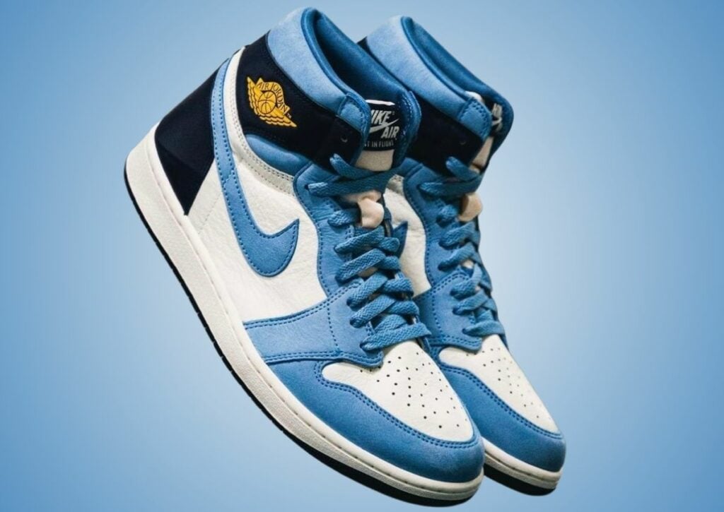 Air Jordan 1 First in Flight FD2596-400
