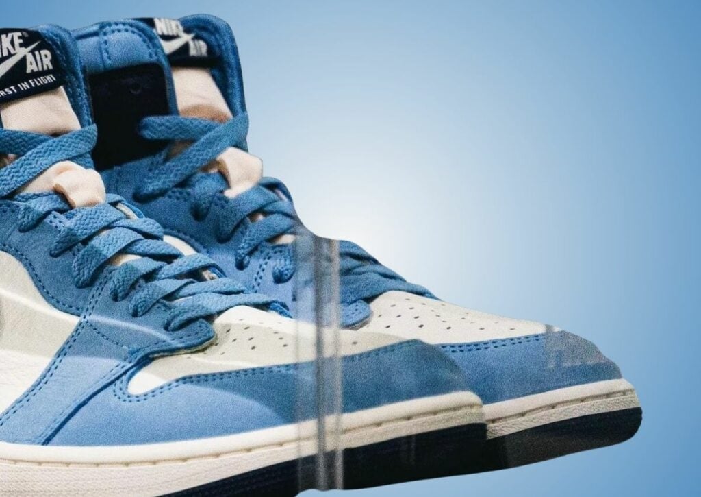 Air Jordan 1 First in Flight FD2596-400