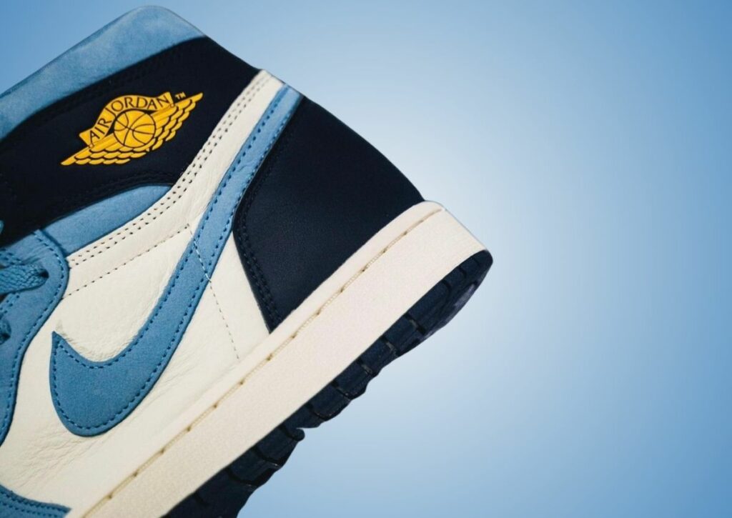 Air Jordan 1 First in Flight FD2596-400