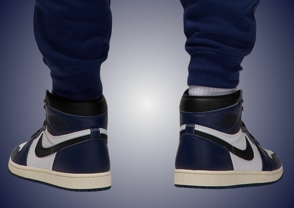 Air Jordan 1 High Midnight Navy DZ5485-401 On-Feet