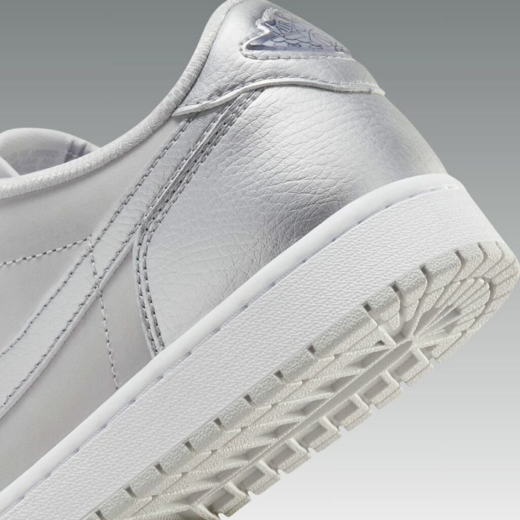 Air Jordan 1 Low OG Metallic Silver CZ0790-002