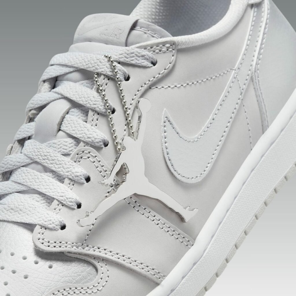Air Jordan 1 Low OG Metallic Silver CZ0790-002