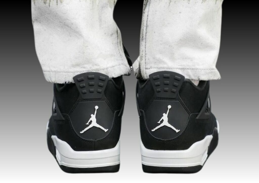Air Jordan 4 White Thunder FQ8138-001 On-Feet
