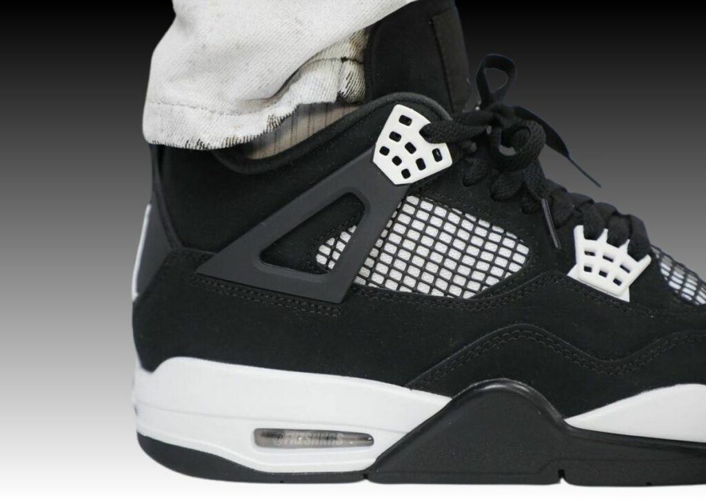 Air Jordan 4 White Thunder FQ8138-001 On-Feet