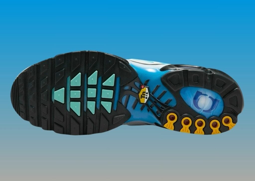 One Block Down Nike Air Max Plus Light Photo Blue FZ3308-400