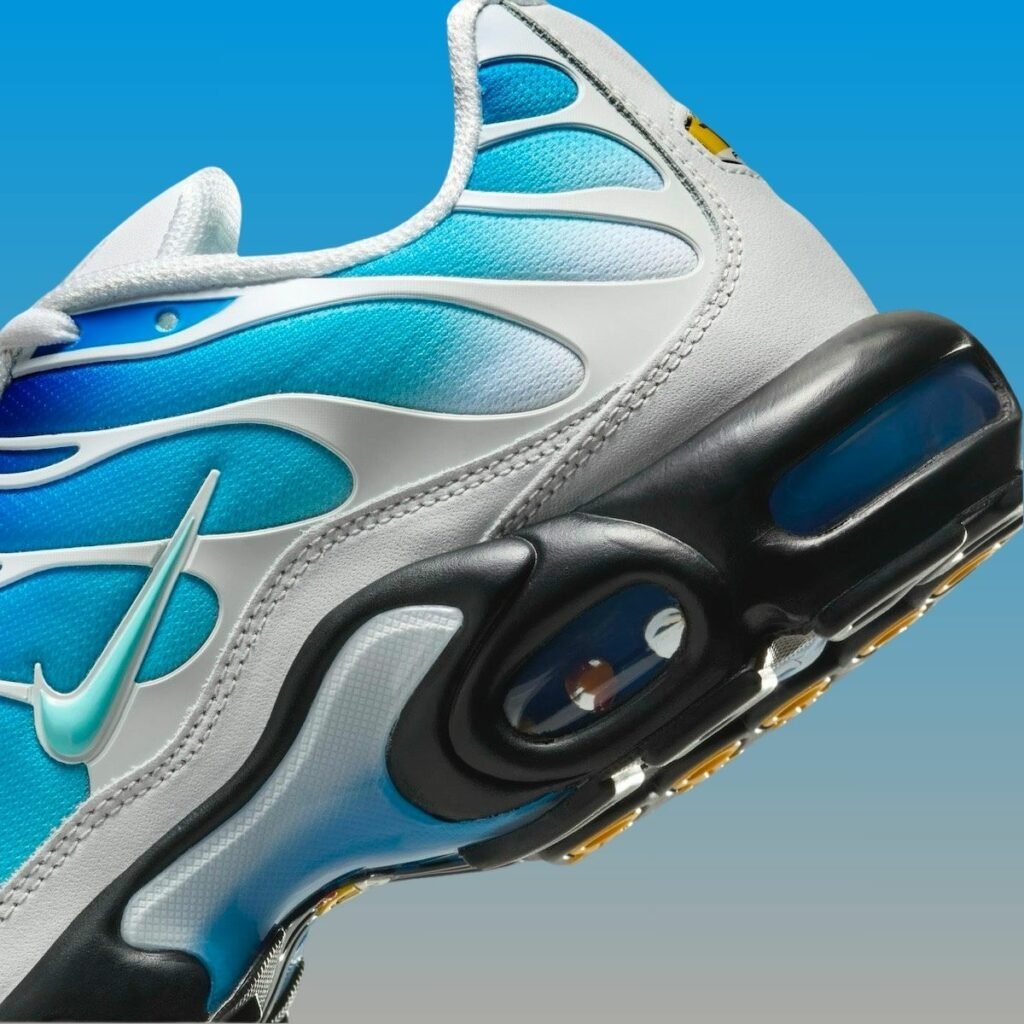 One Block Down Nike Air Max Plus Light Photo Blue FZ3308-400