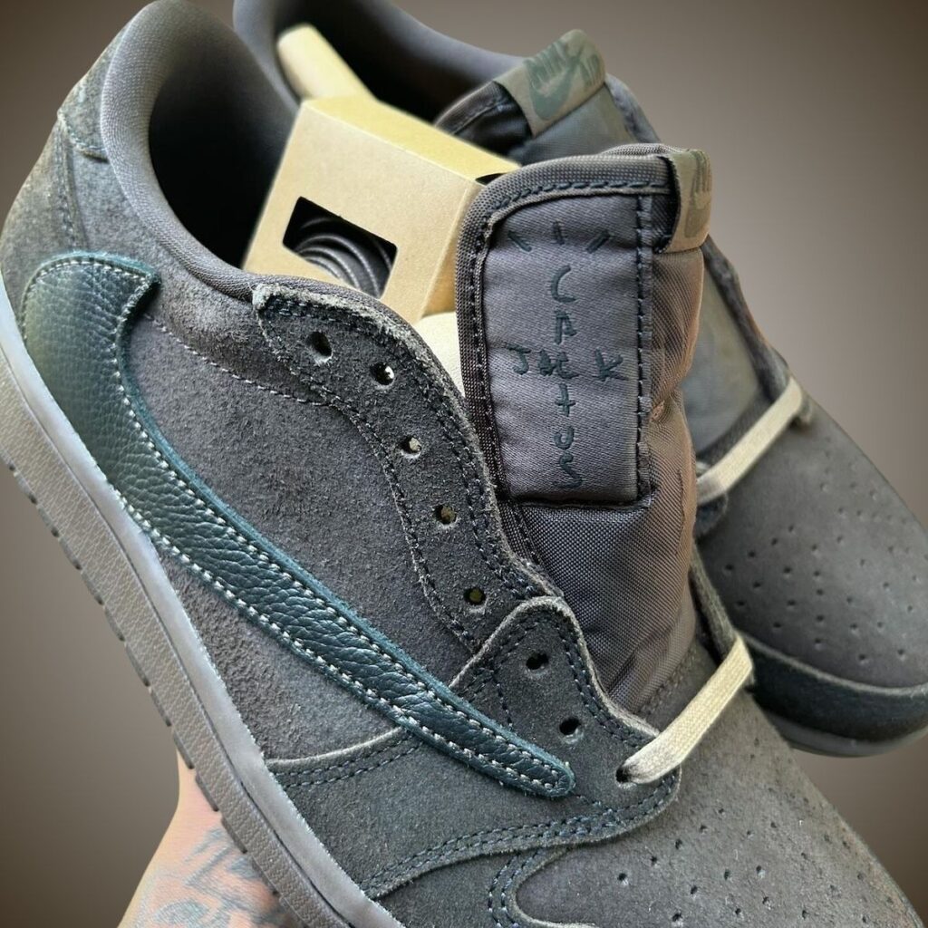 Travis Scott Air Jordan 1 Low OG Dark Mocha Velvet Brown DM7866-202