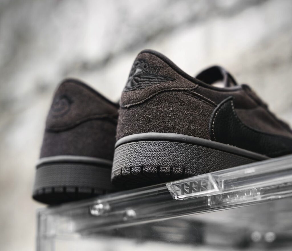 Travis Scott Air Jordan 1 Low OG Dark Mocha Velvet Brown DM7866-202