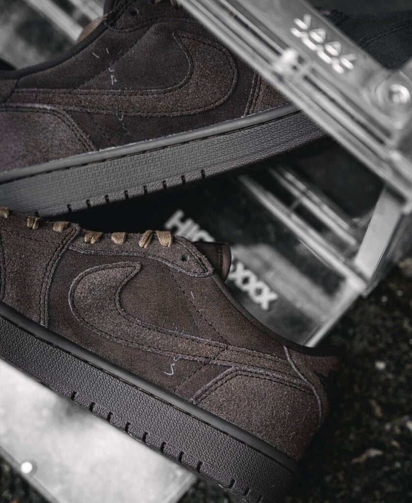 Travis Scott Air Jordan 1 Low OG Dark Mocha Velvet Brown DM7866-202