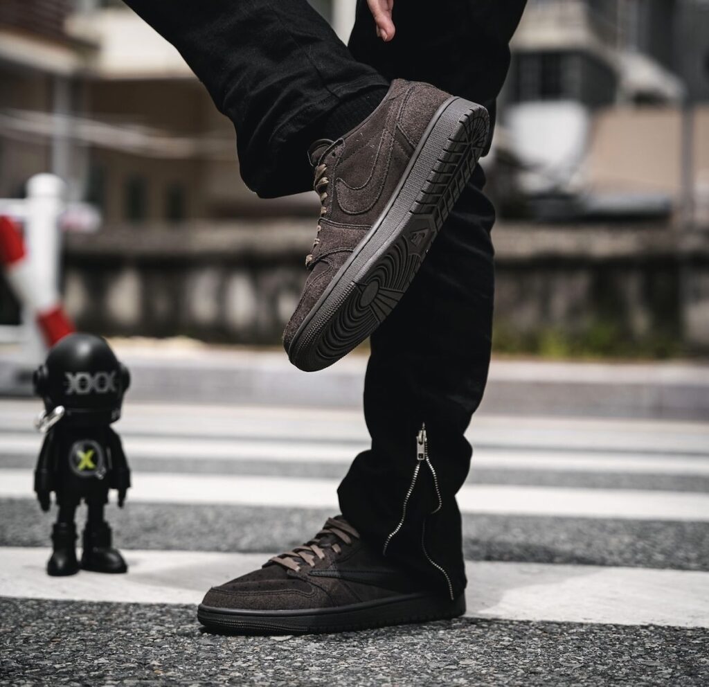 Travis Scott Air Jordan 1 Low OG Dark Mocha Velvet Brown DM7866-202 On-Feet
